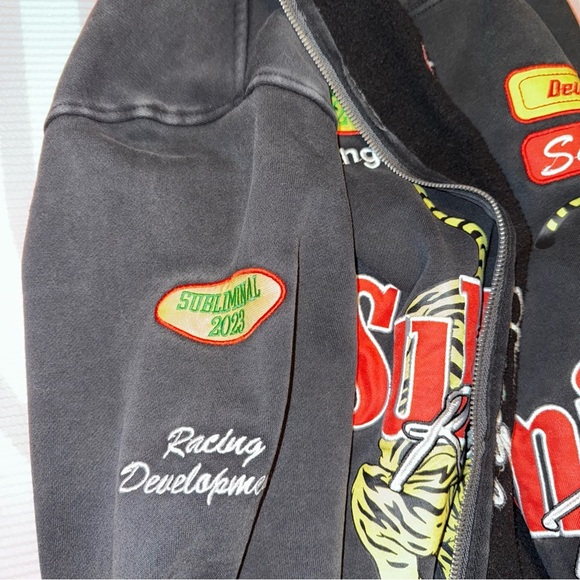 PacSun Black Oversize Graphic Sweater - Picture 7 of 11